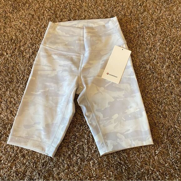 Lululemon Wunder Under HR Short 10" - Picture 5 of 9